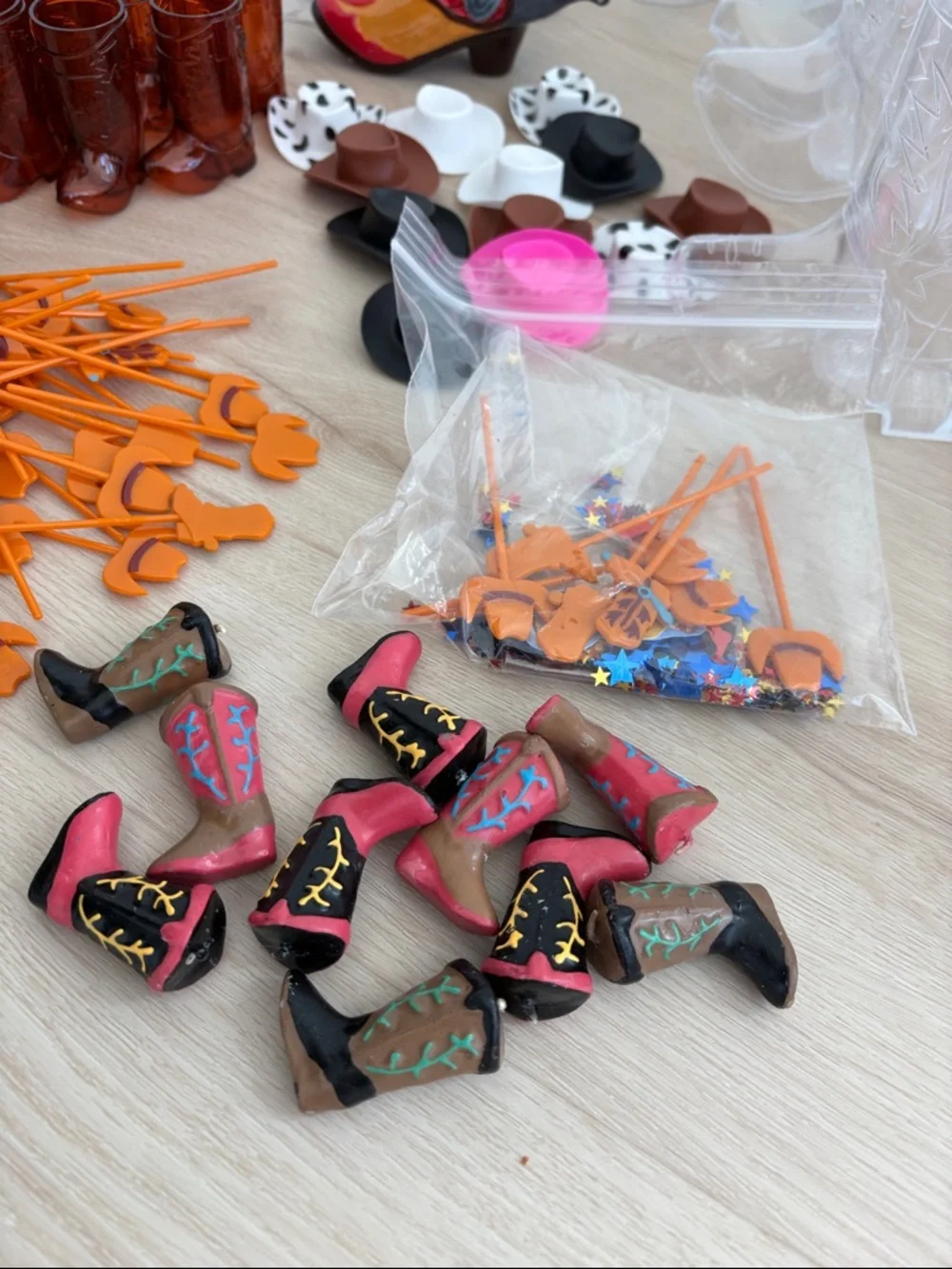 Assorted Party Drinkware & Western-Themed Party Kit